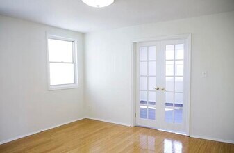 173 Mallory Ave in Jersey City, NJ - Building Photo - Building Photo