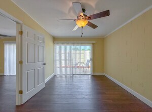 2241 W Pensacola St in Tallahassee, FL - Foto de edificio - Building Photo