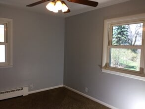 565 E Chadwick Dr in Muskegon, MI - Building Photo - Building Photo