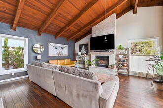 7039 Comanche Trail in Austin, TX - Building Photo - Building Photo