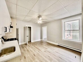 159 Hutton St in Jersey City, NJ - Building Photo - Building Photo