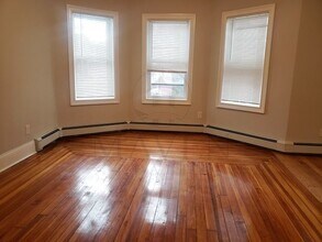 106 Boston Ave in Somerville, MA - Building Photo - Building Photo