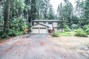 19044 NE 165th Pl in Woodinville, WA - Building Photo