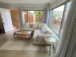 1715 Glendon Ave in Los Angeles, CA - Foto de edificio - Building Photo