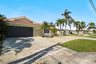 945 Bal Harbor Blvd in Punta Gorda, FL - Building Photo - Building Photo