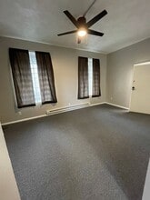 526 E 8th Ave in Munhall, PA - Building Photo - Building Photo