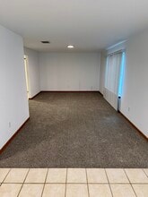 1155 Maple St, Unit 1F in Wyandotte, MI - Building Photo - Building Photo