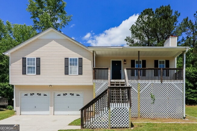property at 425 River Trace Dr