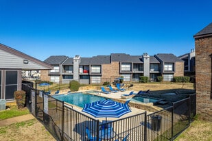 Stone Canyon in Arlington, TX - Building Photo