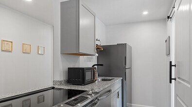 10 Glass St, Unit 2 in Pembroke, NH - Building Photo - Building Photo