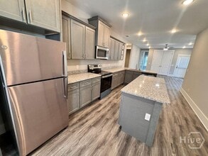 417 W 32nd St, Unit 417 W 32nd Street Unit#B in Savannah, GA - Foto de edificio - Building Photo