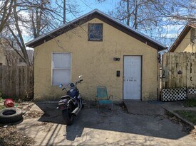 19 W King Ave in Temple, TX - Building Photo