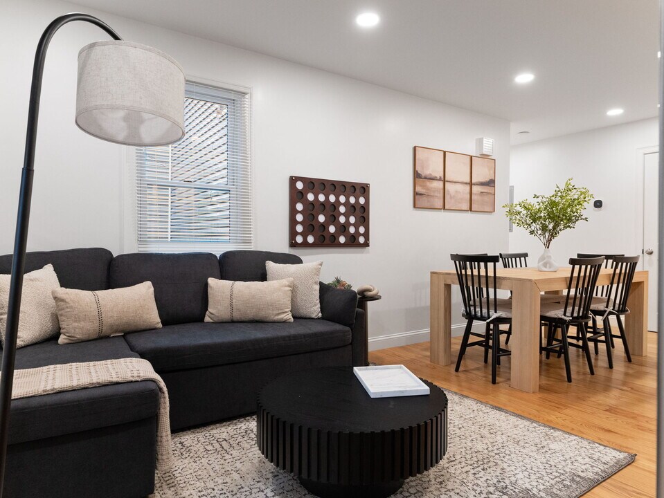 1 Central Sq, Unit 1 in Cambridge, MA - Building Photo