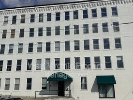 104 N 8th St in Princeton, WV - Building Photo