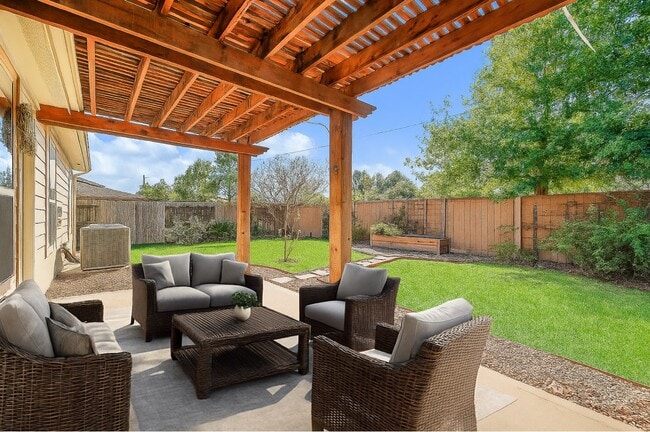 2915 Coastal Prairie Ln