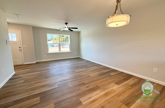 107 Glen Dr in Greer, SC - Building Photo - Building Photo