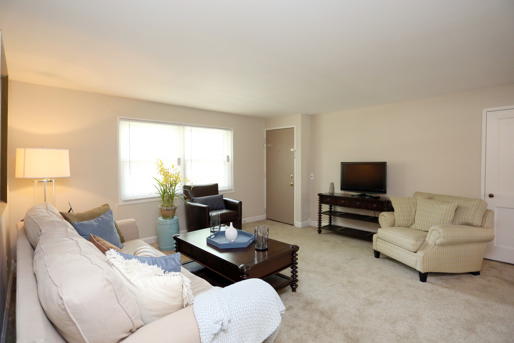 Greenville Place Apartments in Wilmington, DE | ApartmentHomeLiving.com