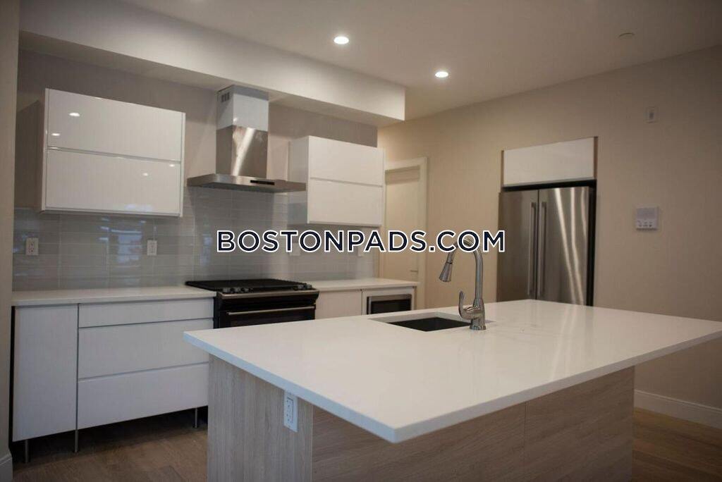 14 Willis St in Boston, MA - Building Photo