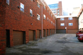 39-45 1st St in Hackensack, NJ - Foto de edificio - Building Photo