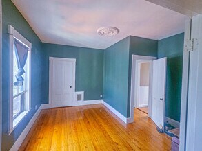 8 Randall St, Unit 2 in Salem, MA - Building Photo - Building Photo