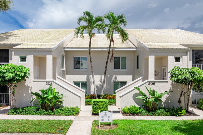 Willow Brook in Naples, FL - Building Photo - Building Photo