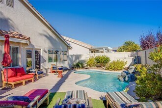 5106 Stone Cove St in North Las Vegas, NV - Building Photo - Building Photo