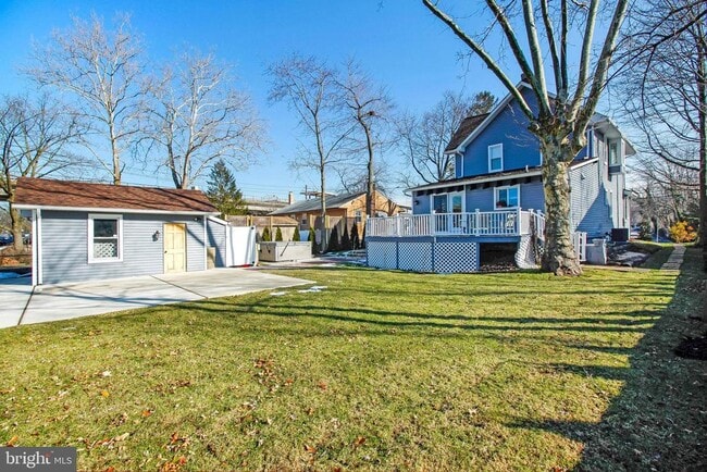 105 W Crystal Lake Ave in Haddon Township, NJ - Building Photo - Building Photo