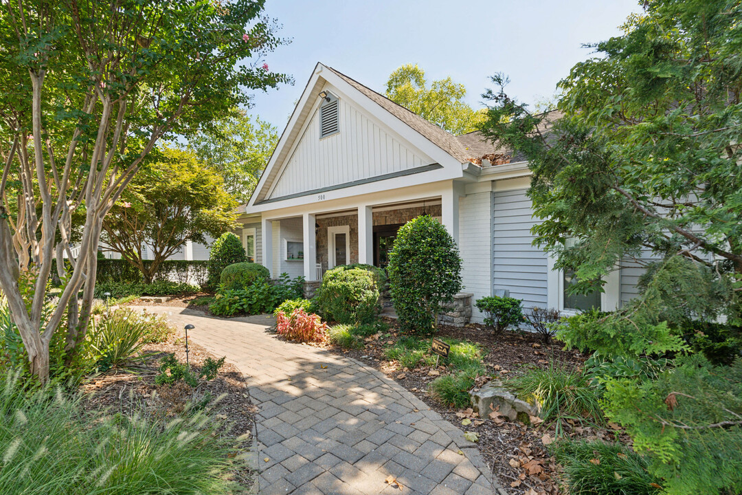 Piccadilly Apartments in Goodlettsville, TN - Foto de edificio