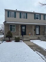 503 Pine St in Essexville, MI - Building Photo