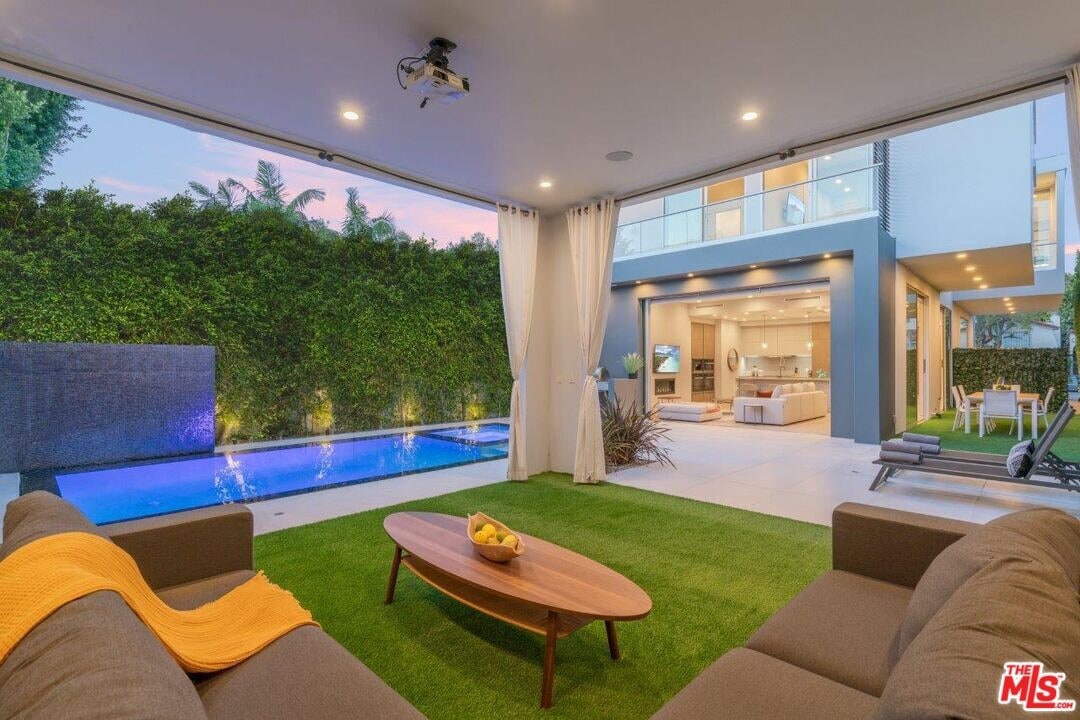 436 Norwich Dr in West Hollywood, CA - Building Photo