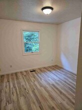 25625 Thelmadale Dr in Elkhart, IN - Building Photo - Building Photo