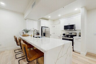 19777 N 76th St, Unit SI ID1385933P in Scottsdale, AZ - Building Photo - Building Photo