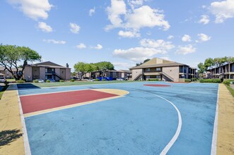 Timber Ridge in Houston, TX - Foto de edificio - Building Photo
