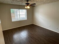 10922 Glenwolde Dr photo'