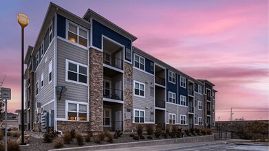 Polaris Apartments in Broomfield, CO - Foto de edificio - Building Photo