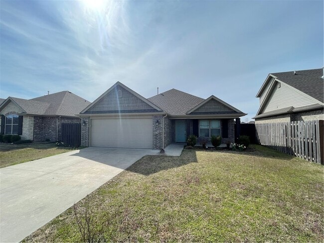 4553 W Divide Dr in Fayetteville, AR - Building Photo - Building Photo