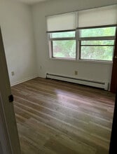 61 Park St, Unit C in Essex Junction, VT - Building Photo - Building Photo