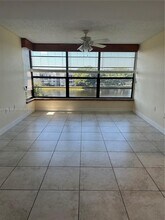 1526 Whitehall Dr, Unit 403 in Davie, FL - Building Photo - Building Photo