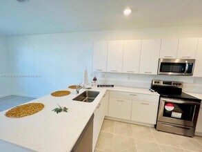 12628 NW 23rd Pl, Unit 2 in Miami Shores, FL - Building Photo - Building Photo