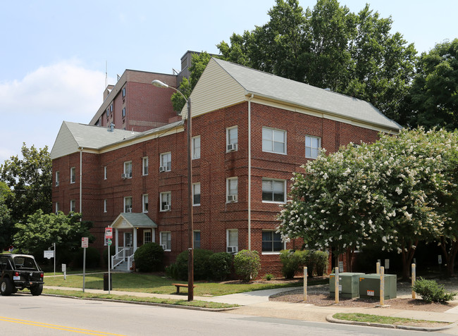 8 St Marys St in Raleigh, NC - Foto de edificio - Building Photo