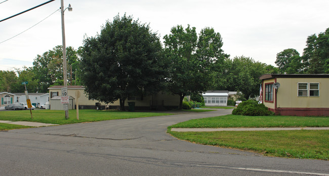 Forest Lawn Mobile Home Community in Rochester, NY - Building Photo - Building Photo