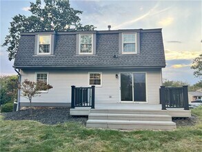 2609 Fox Chase Ct in Bridgeville, PA - Foto de edificio - Building Photo