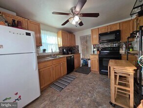 14 Scarlet Ave in Aston, PA - Building Photo - Building Photo