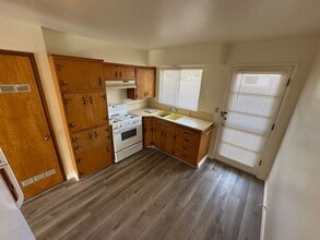 632 E Chapel St in Santa Maria, CA - Building Photo - Building Photo