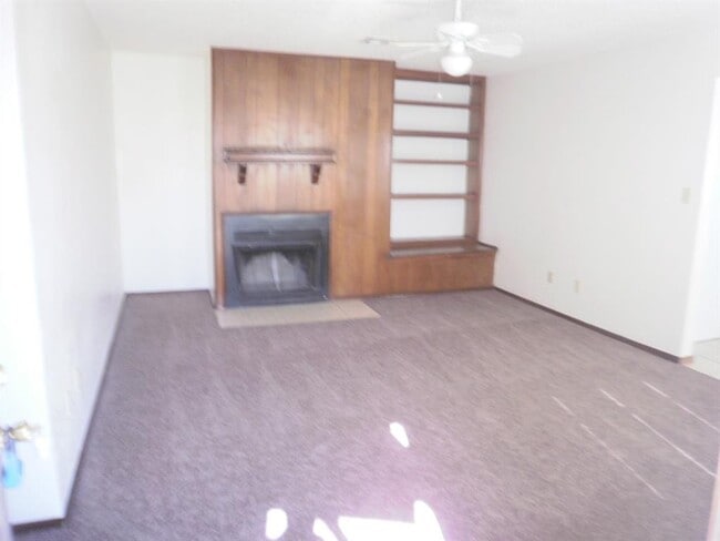 304 Chalmette Dr in Norman, OK - Building Photo - Building Photo