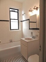 811 Cortelyou Rd in Brooklyn, NY - Building Photo