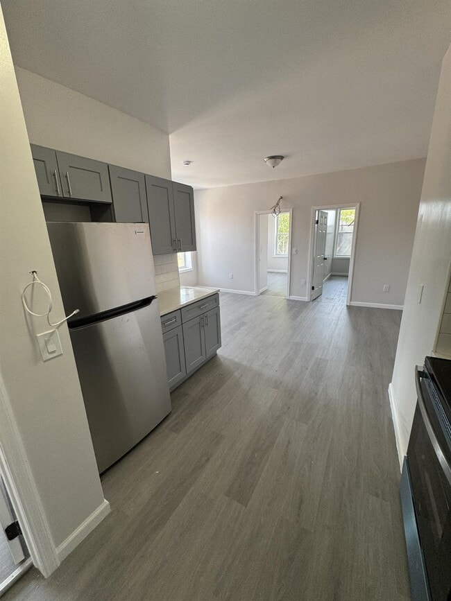 property at 986 Rutland Rd