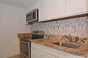 1541 Dominis St in Honolulu, HI - Building Photo