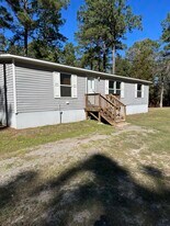 380 Pine Tree Loop, Unit Unit B in Bastrop, TX - Building Photo