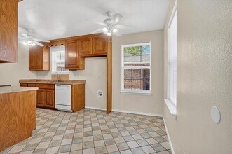 509 W Cedar St in Gunter, TX - Building Photo - Building Photo